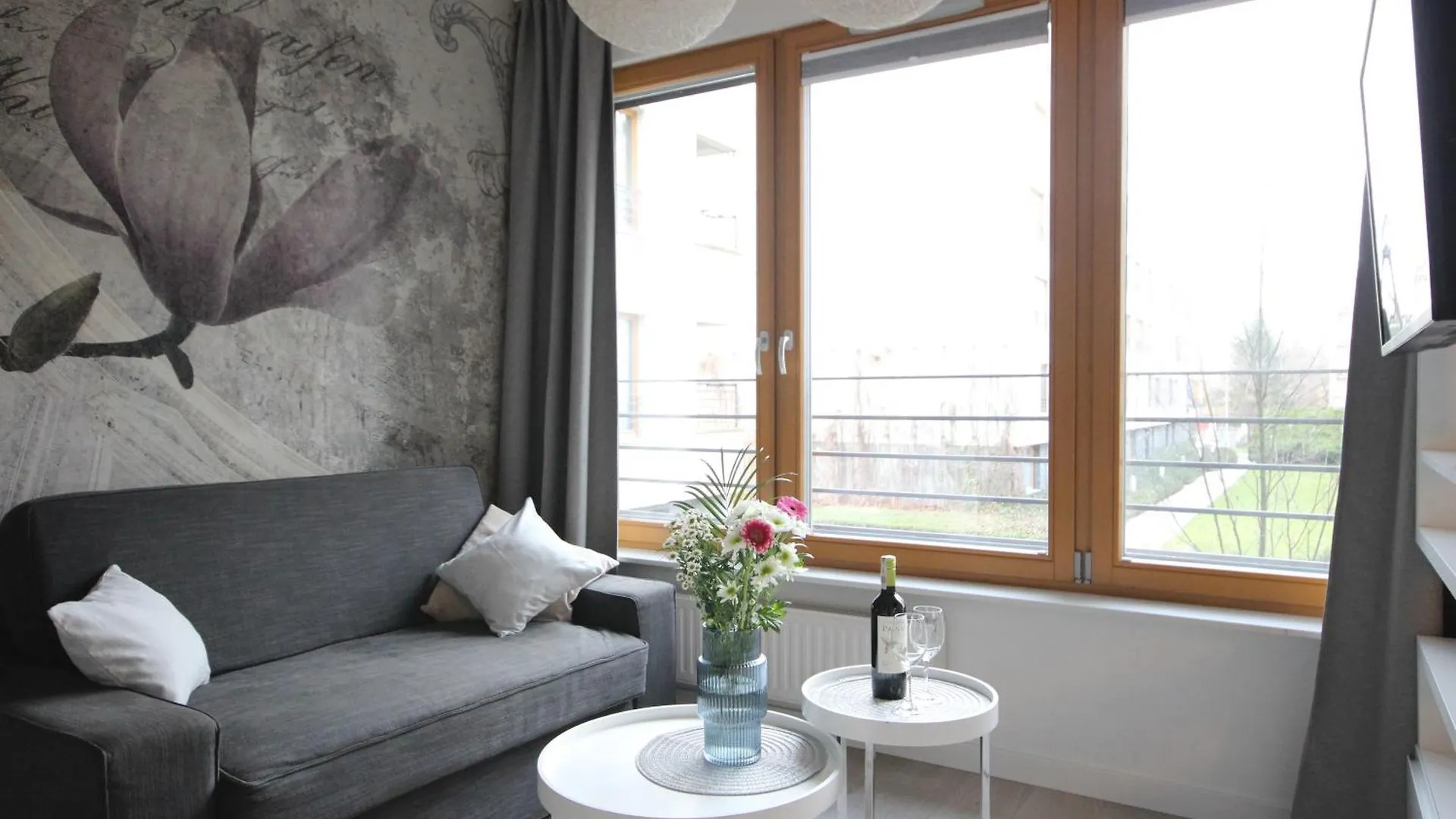 Viva Lila Apartment, Free Parking, Close To Vistula River - By Homelike Kraków Apartament