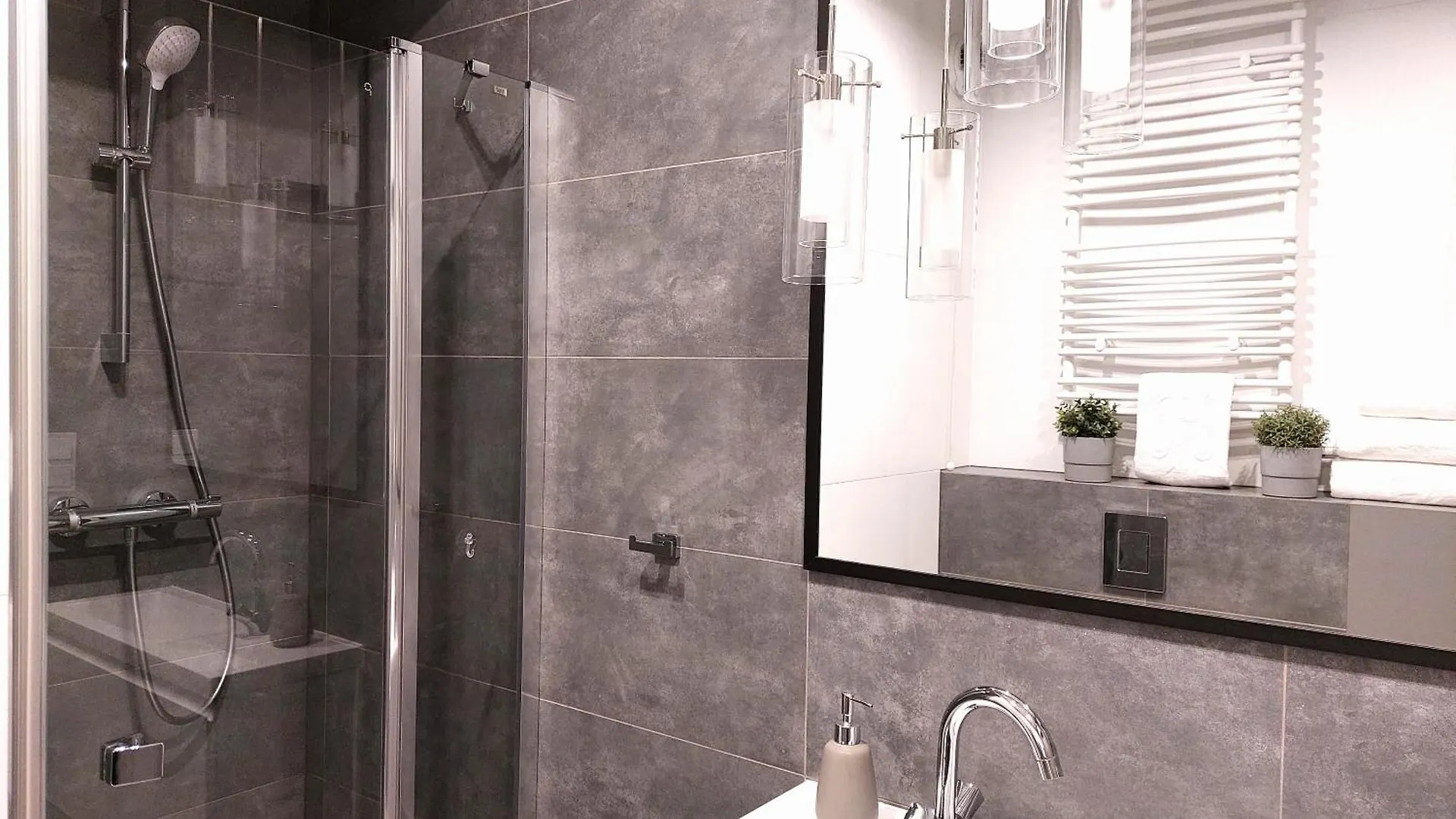 Apartament Viva Lila Apartment, Free Parking, Close To Vistula River - By Homelike Kraków